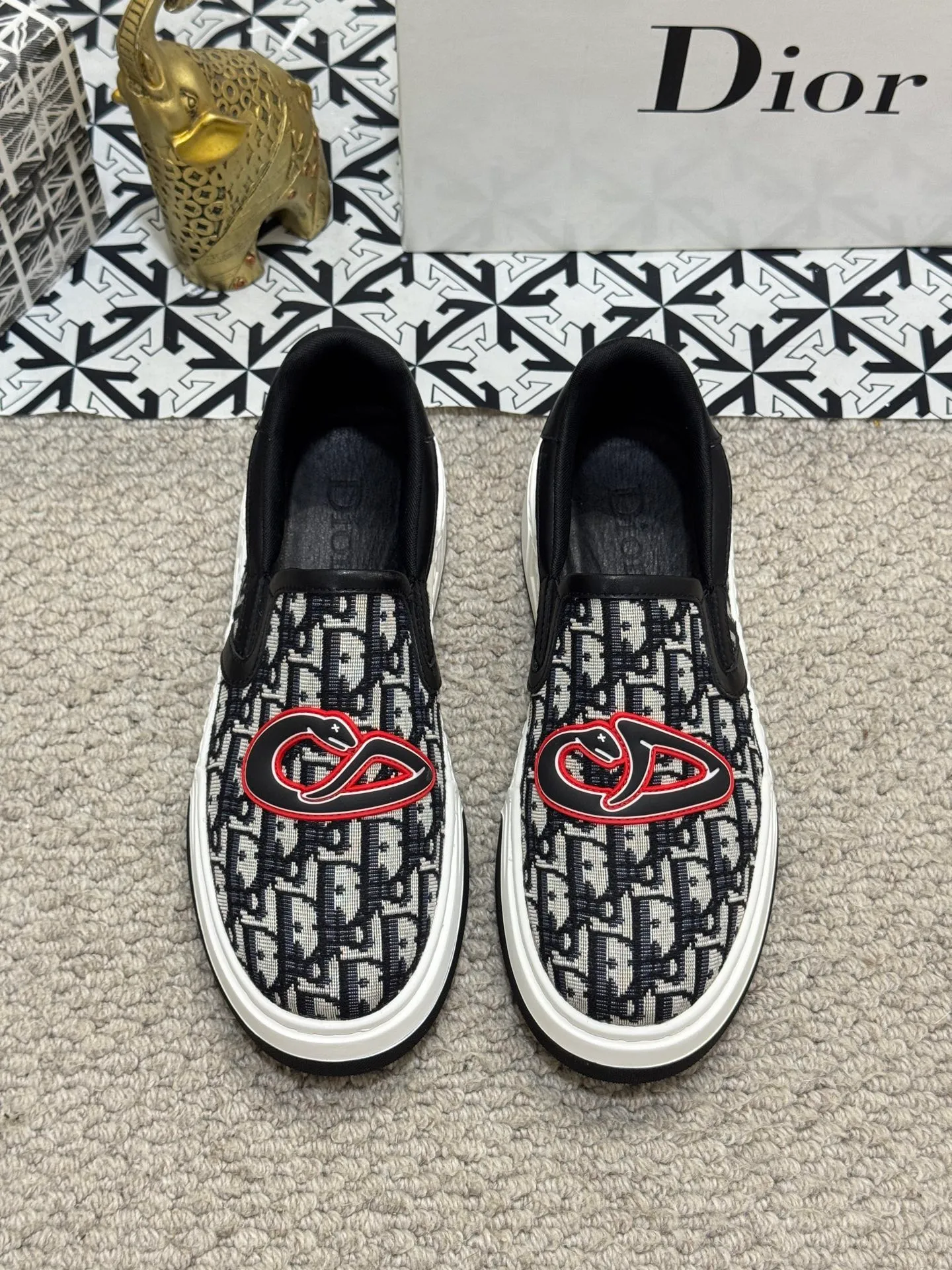 Men's men's shoes 💰380 [New style] 🌂🌂Top original - Dior 🆕 one-leg casual shoes, the upper is carefully made with canvas, comfortable and breathable ~ two-color rubber sole, enhances style. Fashionable and versatile, it can complement any look. Featuring an exquisite design that is uniquely dynamic and modern, this shoe is part of Dior's legacy and embodies modern elegance. Size: 38-44 (45 customized